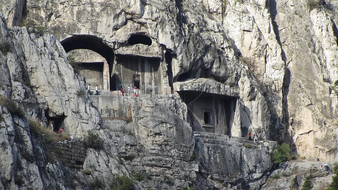 Amasya Kral Kaya Mezarları