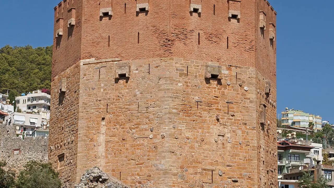 البرج الأحمر (قيزيل كوله)