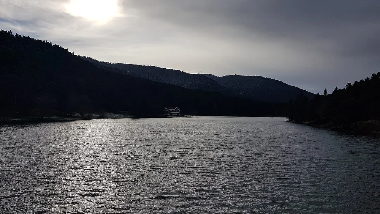 Gölcük Tabiat Parkı
