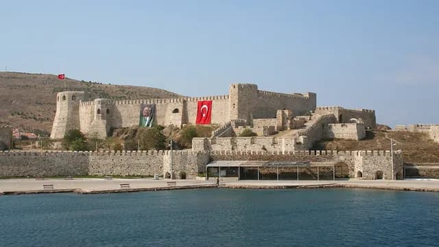 Burg Bozcaada (Bozcaada Kalesi)