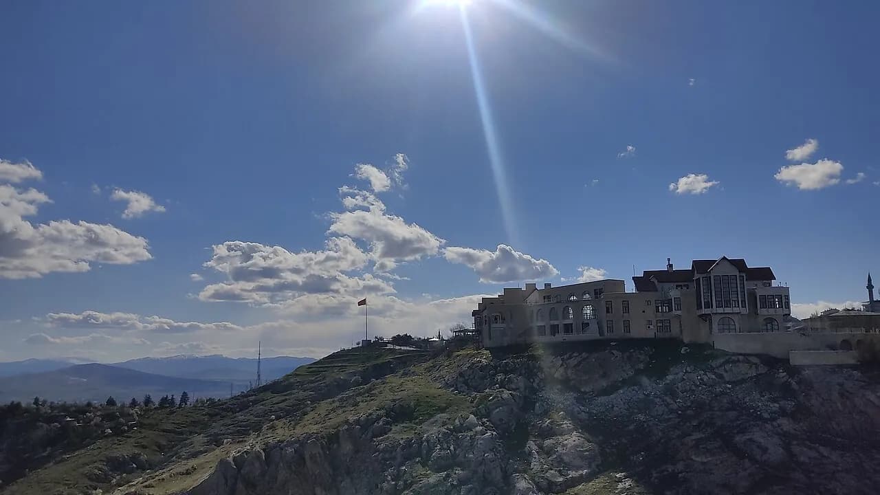 قلعة خربوط (قلعة الحليب)