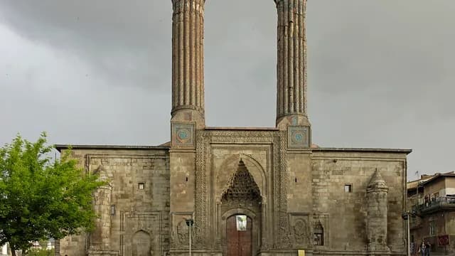Çifte Minareli Medrese
