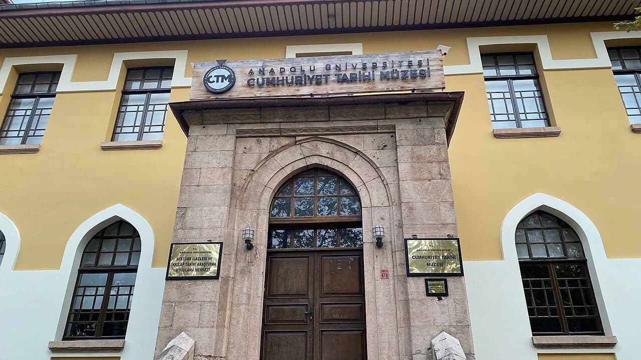 Anadolu Üniversitesi Cumhuriyet Tarihi Müzesi