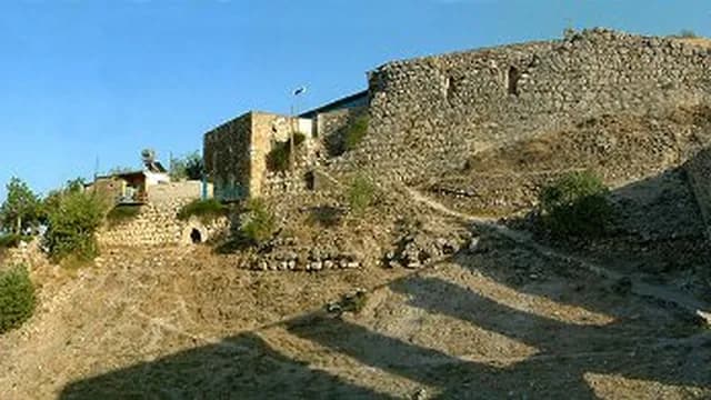 قلعة دربساك (ترابيساك)