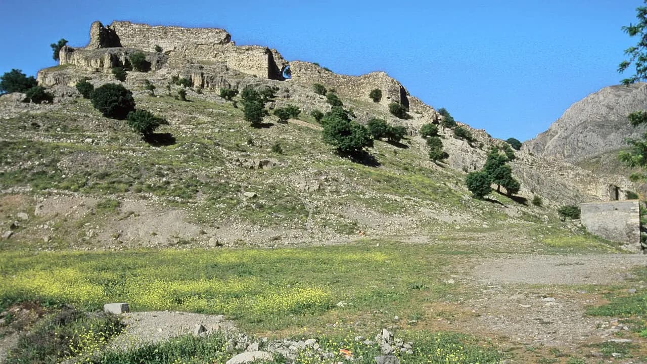 Uluborlu Kalesi ve Apollonia (Sozopolis)