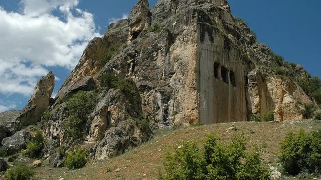 Felsgrab Kalekapı