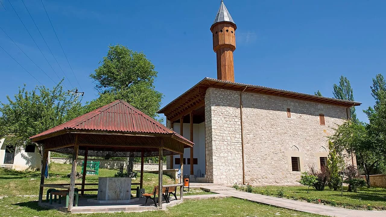 Mahmut-Bey-Moschee im Dorf Kasaba