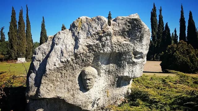 Памятник Ганнибалу