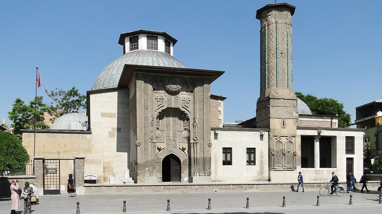 Museum für Stein- und Holzkunst in der İnce-Minareli-Medrese