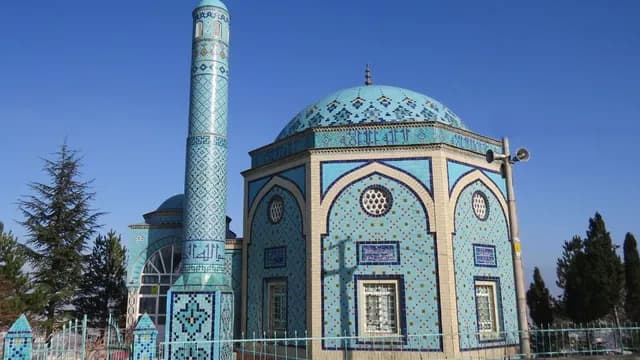 Изразцовая мечеть (Чинили-Джами)