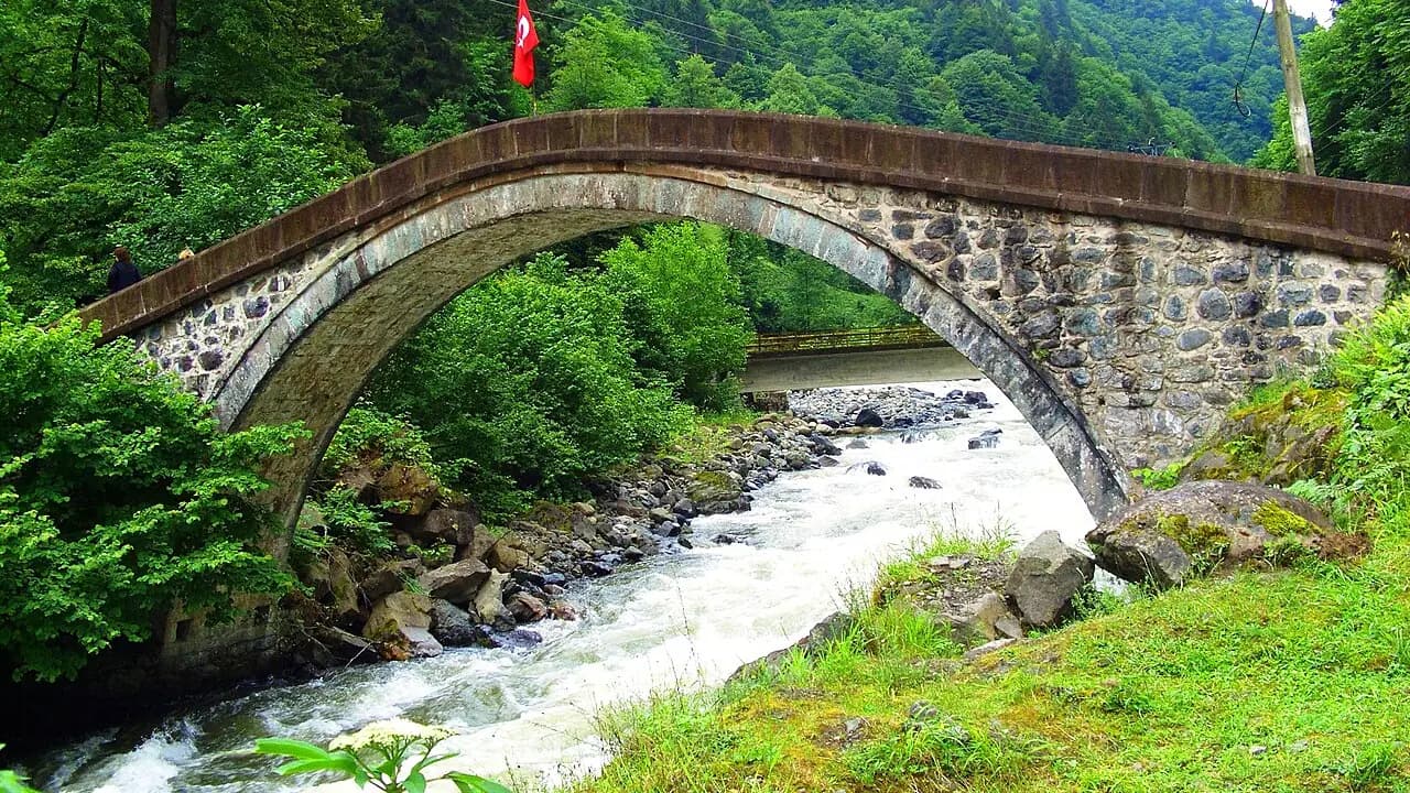 Fırtına-Tal und Rafting-Strecke am Fırtına-Bach